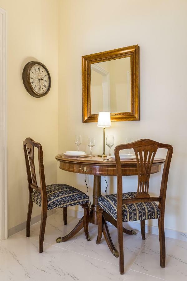 Chic Flat In Kolonaki Next To American Embassy أثينا المظهر الخارجي الصورة